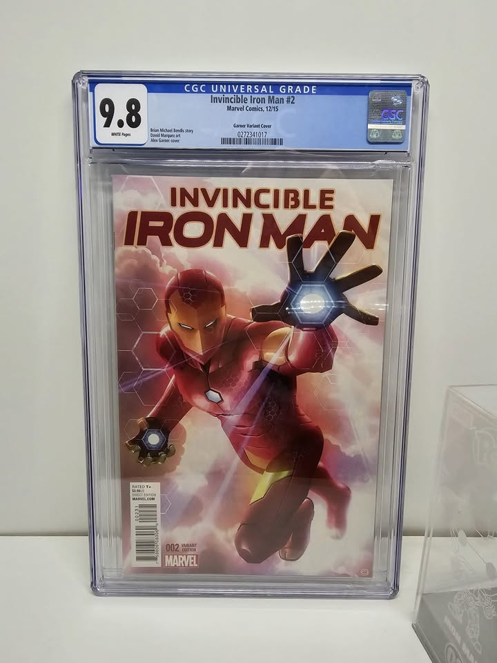 Comics Invicible Iron Man #2 & Funko PoP Iron Man Die-Cast